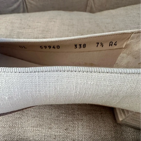 Vintage 90s Salvatore Ferragamo cream linen bow toe kitten heels women’s 7 1/2 - Picture 7 of 14